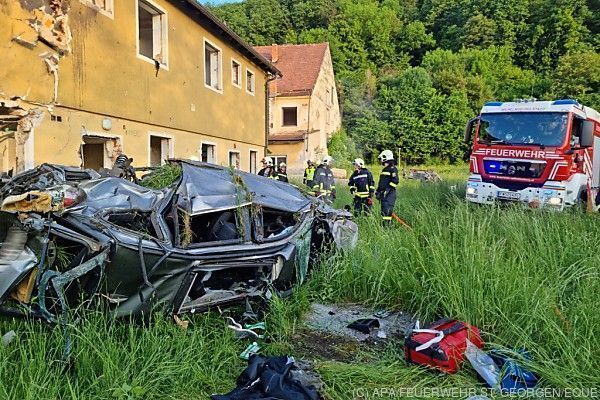 Ein Toter und vier Verletzte bei Unfall in Niederösterreich