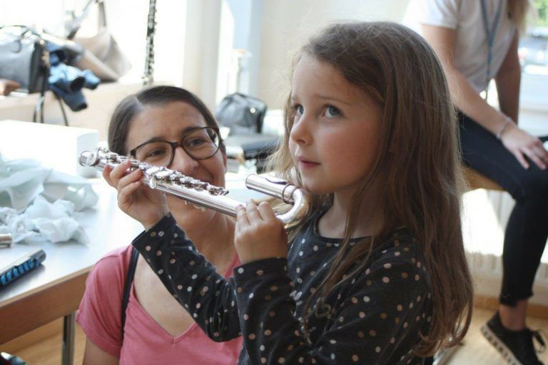 Beim Tag der offenen Tür der Musikschule Rankweil-Vorderland gab es die Gelegenheit, die verschiedensten Instrumente auszuprobieren.VN/TK(6)