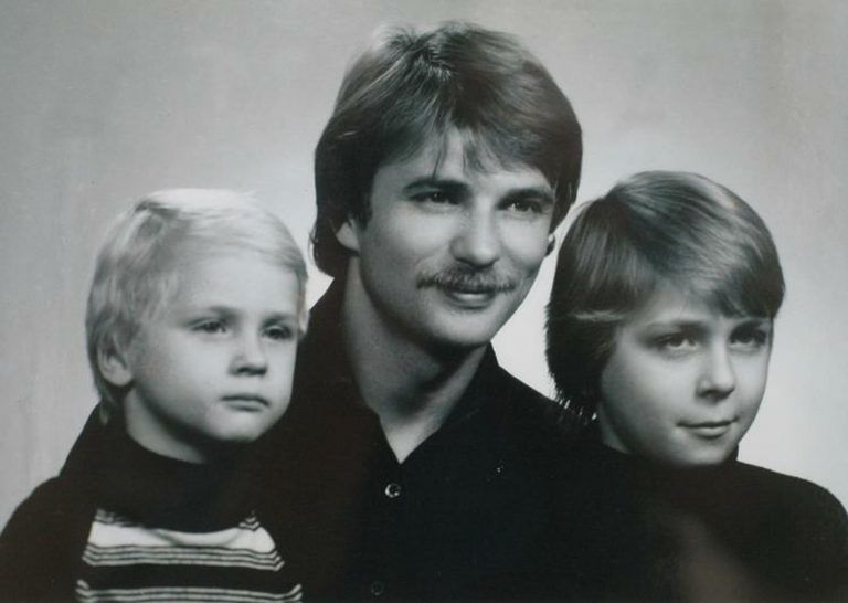 Pawlowski mit seinen Söhnen Paul (rechts) und Peter. 