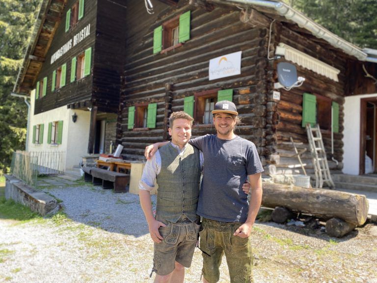 Tobias und Sebastian Ganahl sind die neuen Hüttenwirte des Alpengasthauses Rellstal.VN/JUN
