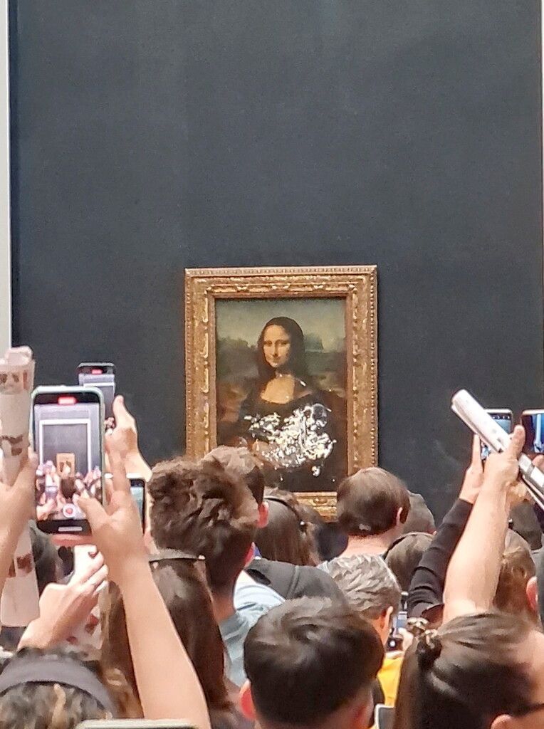 &#8220;Mona Lisa&#8221; im Louvre mit Torte beworfen