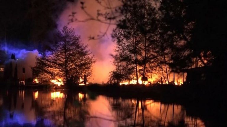 Der Campingplatz verwandelte sich in ein Flammeninferno. dpa