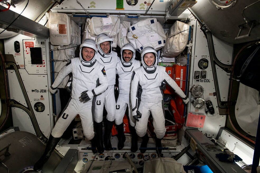 Vier Astronauten zurück auf der Erde