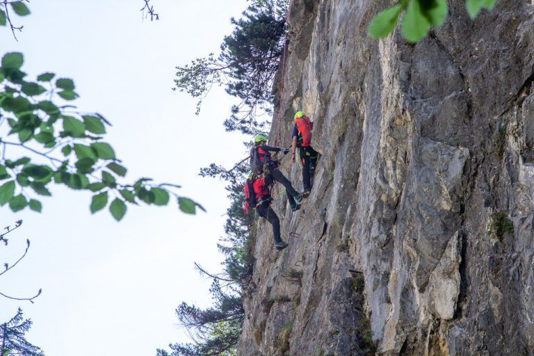 Für Bergretter ist Alpinerfahrung im Sommer und auch im Winter Voraussetzung. <span class="copyright">Stoiser</span>