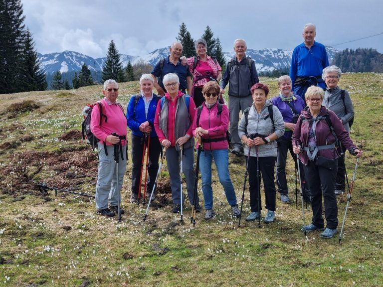 Die Götzner Kneippianer bei der gemeinsamen Wanderung auf den Klausberg. Kneipp Götzis