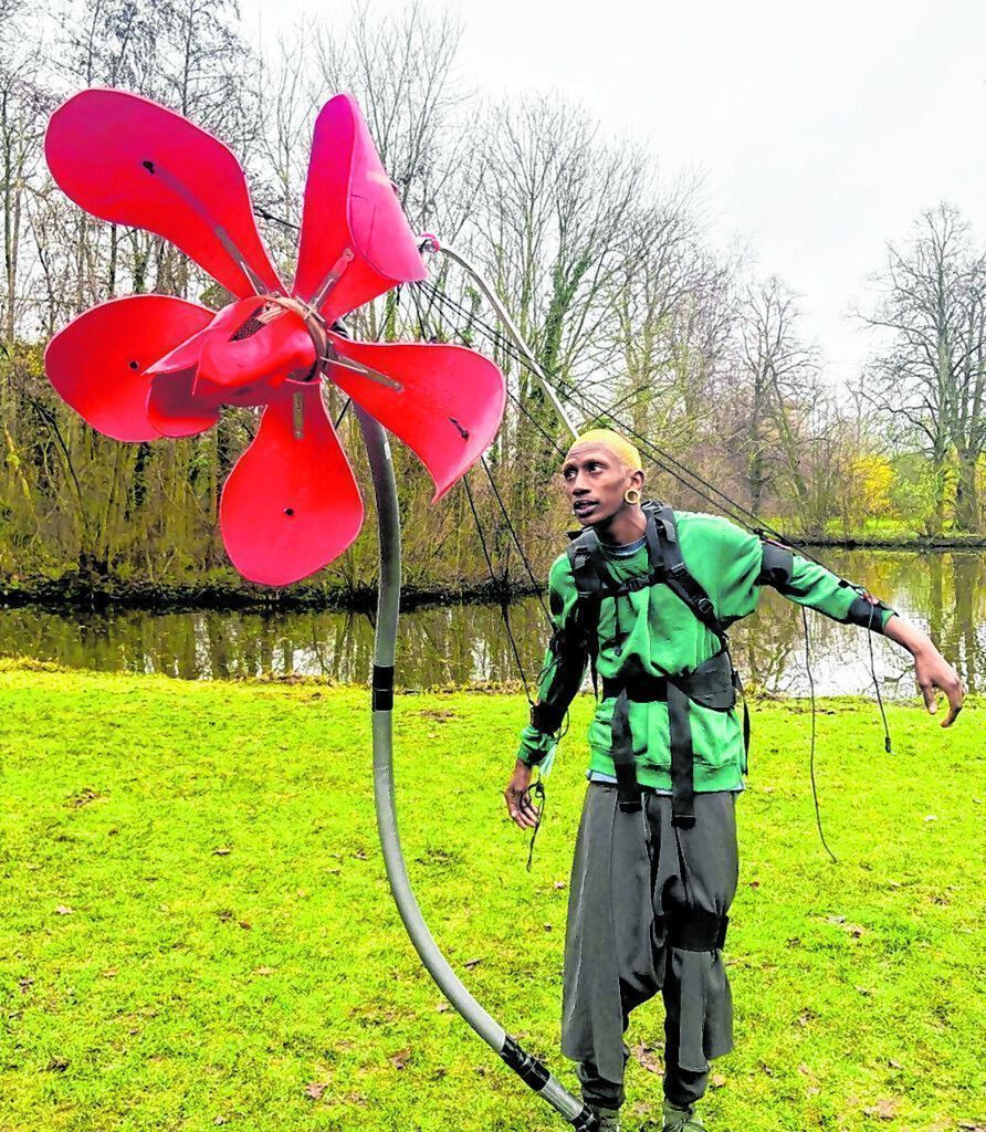 Mischung aus Robotik und Theater