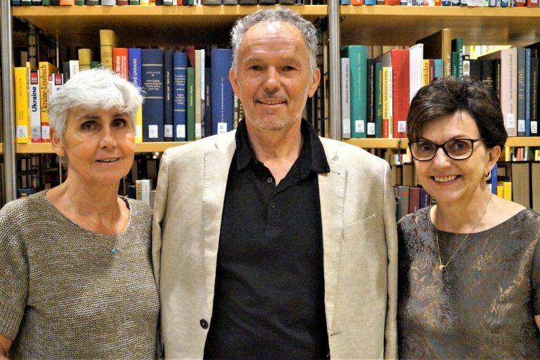 Die stolze Familie Barbara und Karl Müller mit Bernadette Burtscher.