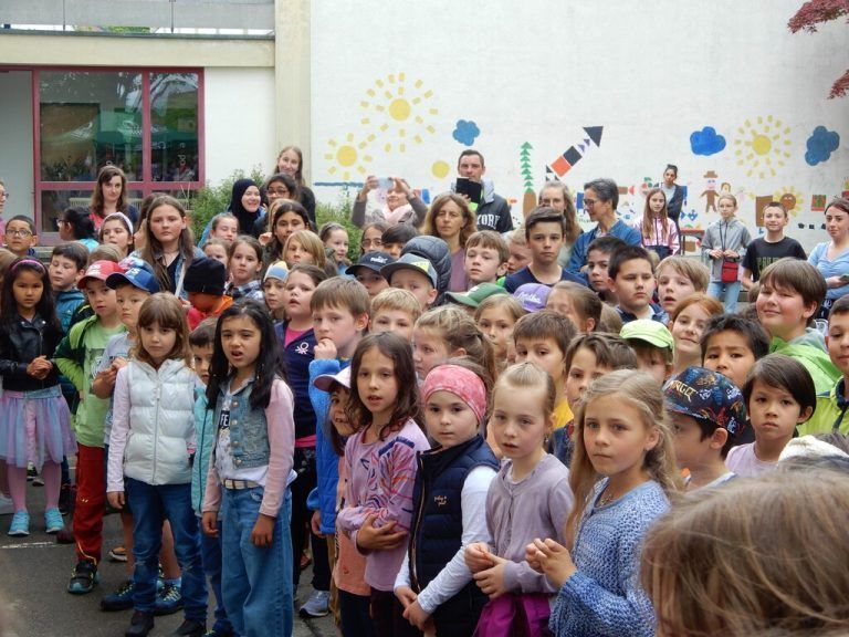 Endlich wieder zusammen feiern und Spaß haben hieß es für die Kinder und Eltern beim Schulfest der VS Leopold im Hatlerdorf.cth (5)
