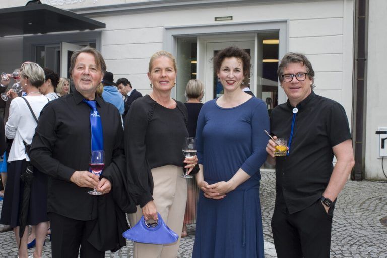 Günter Bucher (l.), Stephanie Waldburg-Zeil sowie Susanne Claus und Dieter Heidegger luden zum Eröffnungsabend für das 31. Homunculus Figurentheater Festival. Franc