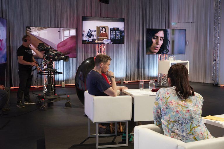 Im Vorjahr musste der Bewerb teilweise digital abgehalten werden, heuer findet das Wett­lesen um den renommierten Bachmann-Preis wieder wie gewohnt statt. apa/orf