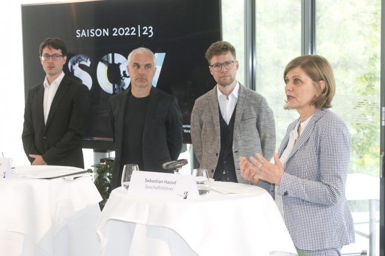 Leo McFall, Manfred Schnetzer und Sebastian Hazod (SOV) mit LSth. Barbara Schöbi-Fink.s ov/mathis