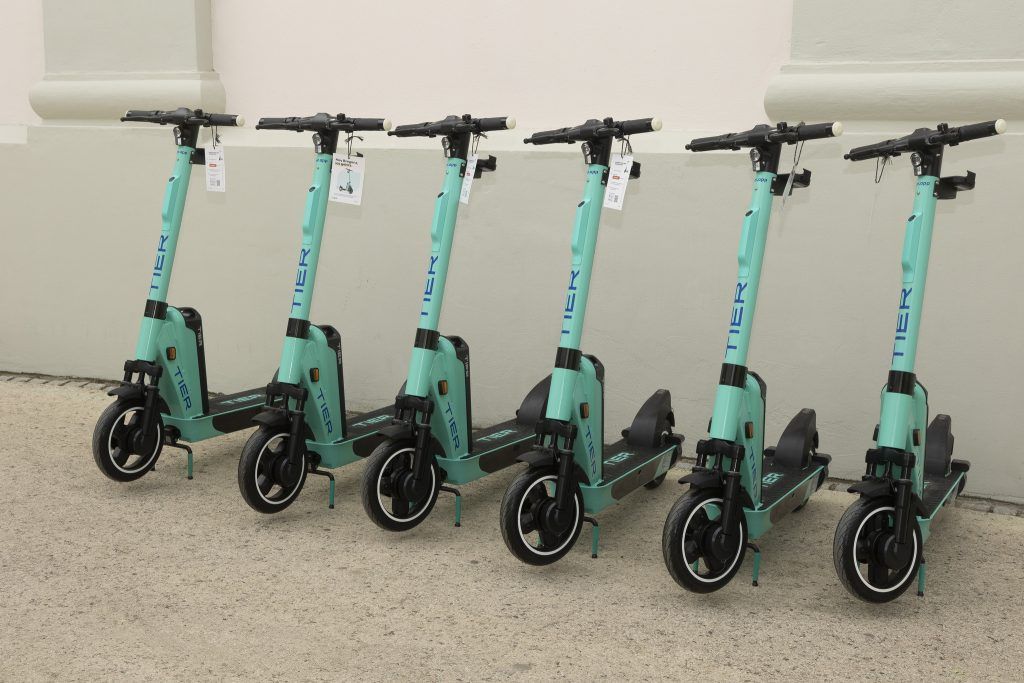 150 E-Roller (Scooter) erobern bzw. „überrollen“ flächendeckend Bregenz!