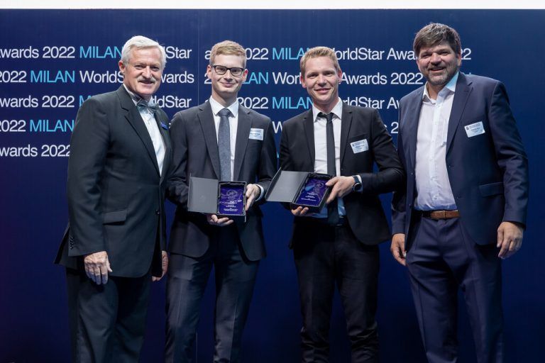 V. l.: Pierre Pienaar (Präs. World Packaging Organisation), die Designer Alexander Erath, Michael Geiger und Stephan Kaar (GL Wellpappewerk Frastanz). Fa Valentini