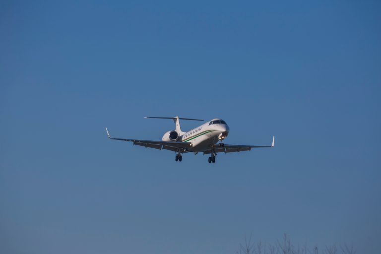 Flugbewegungen über Vorarlberg haben wieder deutlich zugenommen. <span class="copyright">VN/Paulitsch</span>