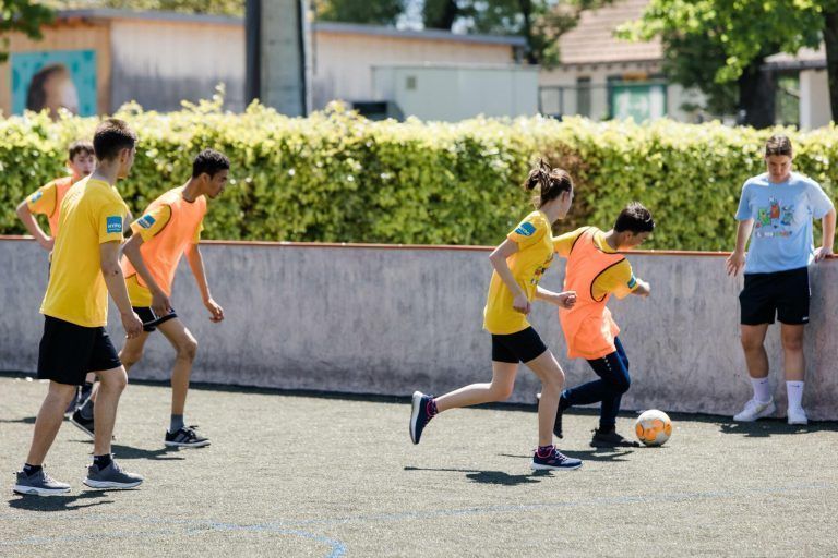 Beim Fußball ging es hoch her.