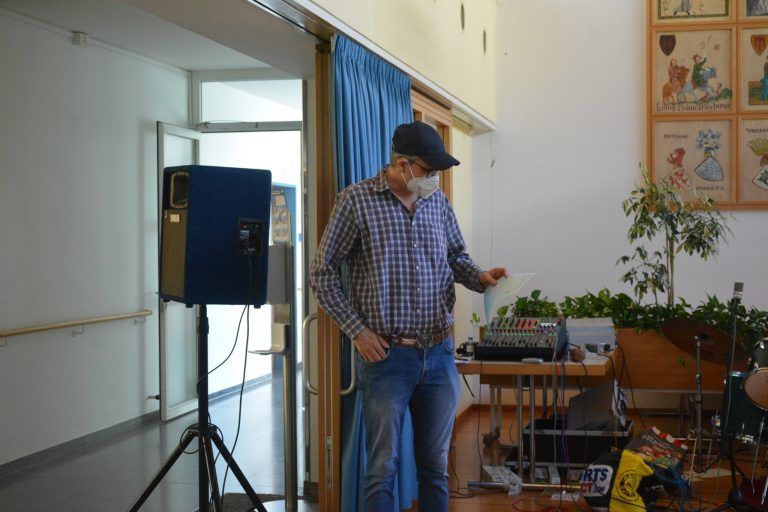 Organisator und Musiklehrer Bernhard Schaunig hatte alle Hände voll zu tun. 