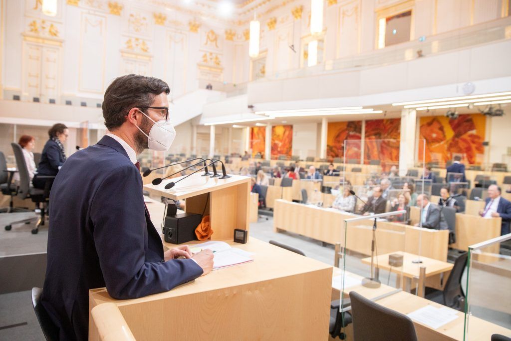 Stenographie im Parlament: &#8220;Genauigkeit ist unser Job!&#8221;