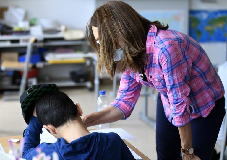 LehrerInnen und FreizeitpädagogInnen braucht das Land. Gegen den Personalmangel in diesem Bereich sind alle Anstrengungen notwendig. Symbol /APA