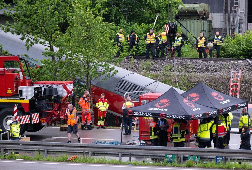 Zug bei Garmisch-Partenkirchen entgleist &#8211; vier Tote