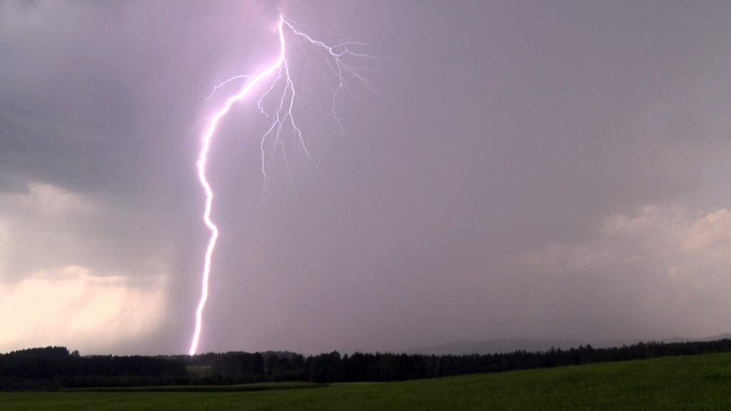 Unwetter-Front überquert Vorarlberg und Tirol