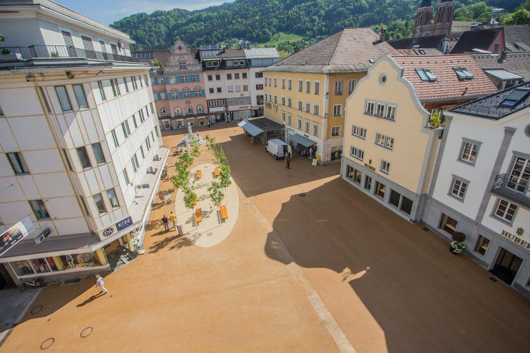Stadtklimatologe Simon Tschannett erklärt, wie klimafit der Leutbühel ist. »A5