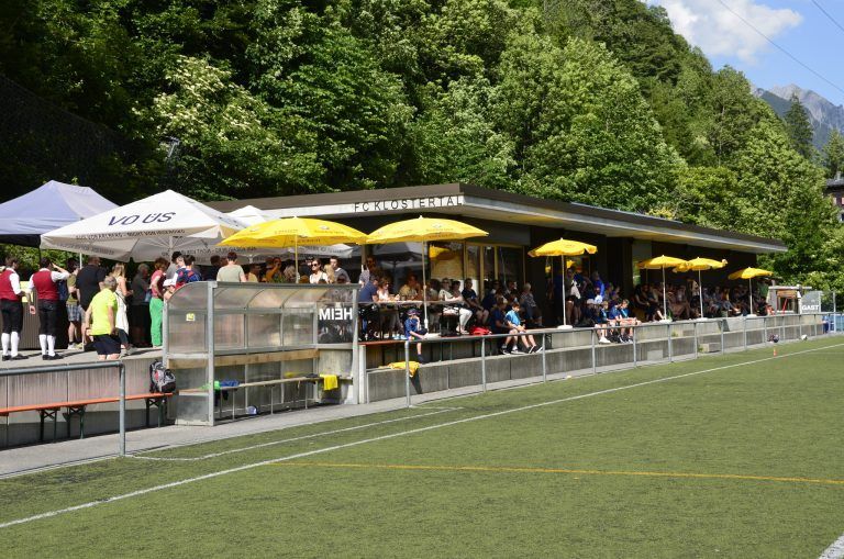 Der FC Klostertal und seine Fans freuen sich über das neue Clubheim.<span class="copyright">DOB</span>