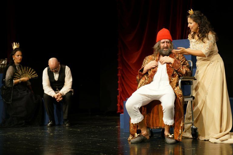 Moderner Klassiker "Der König stirbt" im Gebhard-Wölfle-Saal in Bizau. <span class="copyright">Ludwig Berchtold</span>