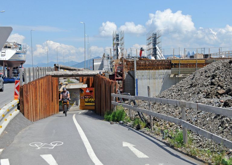 Die bestehende Unterführung bei der Rheinbrücke bleibt bis Mitte Juli befahrbar.