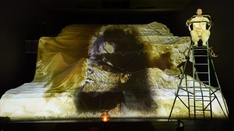Der Zuschauerraum im großen Haus des Landestheaters wird bei dieser Produktion zur Projektionsfläche.