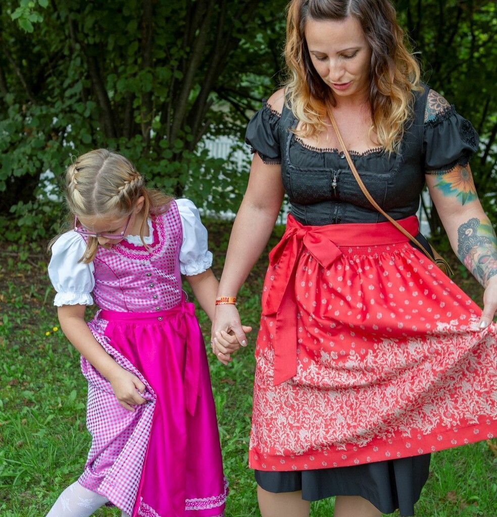 Dirndlfest vor dem Stadtmuseum