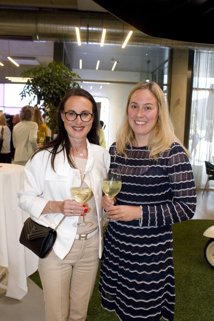 Anwältin Christine Knecht-Kleber und Notarin Martina Gisinger.