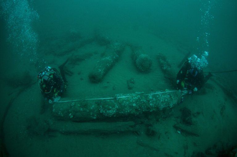 Bei dem Fund handelt es sich um das 1682 gesunkene royale Kriegsschiff „Gloucester“.