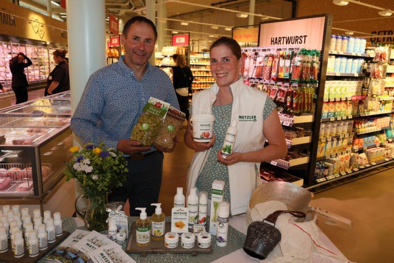Bertram Martin (Martinshof) und Magdalena Metzler (Molkeprodukte).