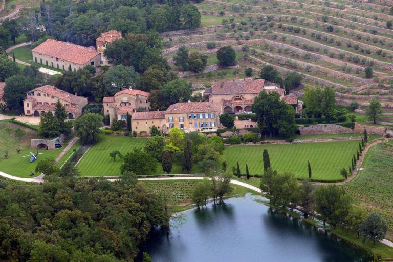 Brad Pitt und Angelina Jolie hat das Weingut in Südfrankreich je zur Hälfte gehört. AFP, AP