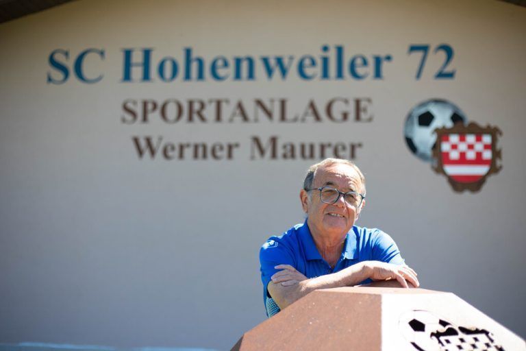 Da Maurer einer der Mitgründer war, steht seit kurzem sein Name auf dem Vereinsheim.
