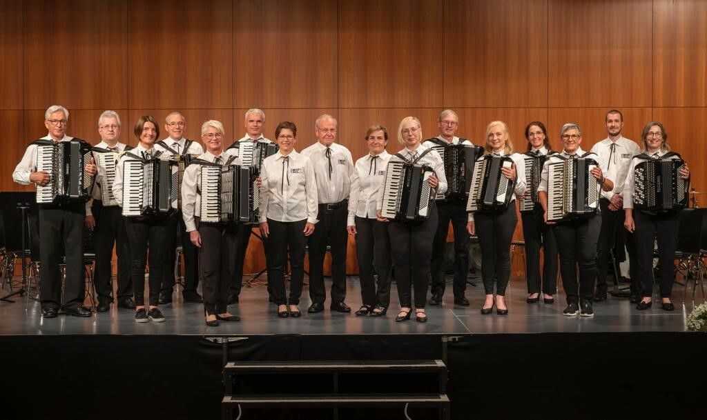Akkordeonorchester begeisterte in Höchst