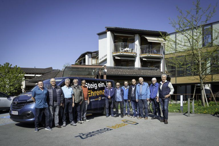 Das ehrenamtliche Fahrerteam der Initiative „zämma leaba“ besteht bereits seit 2008.MArtin Wasler