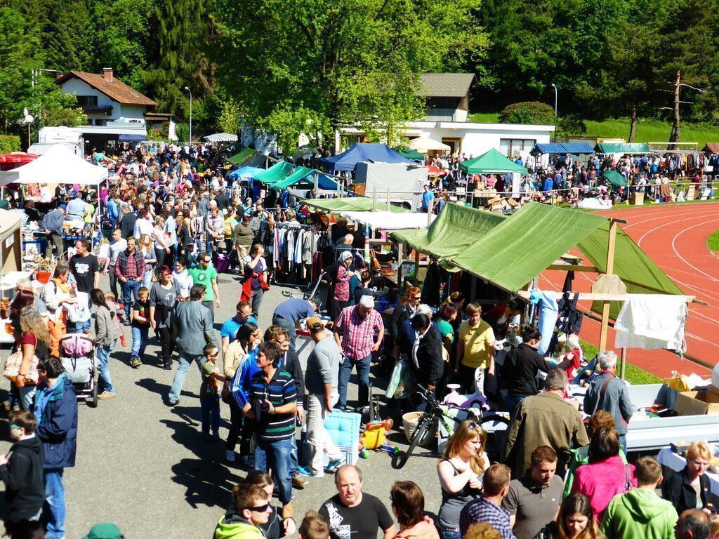 Allerlei Schnäppchen beim großen Flohmarkt