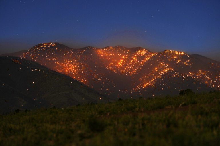 Der San Francisco Peaks, ein Gebirge im US-Staat Arizona, ist mit Tausenden Feuern überzogen. 4000 Hektar Wald wurden zerstört. Reuters