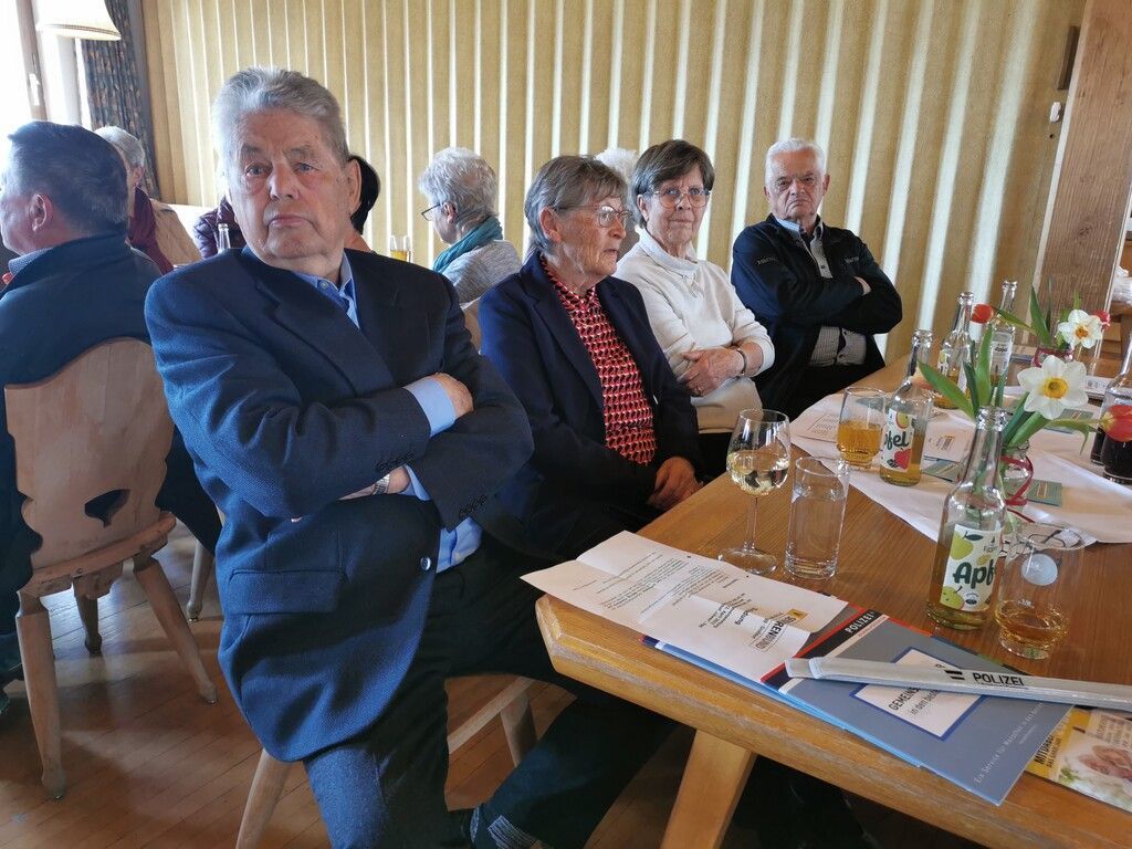 Eingesendet. Vereinsnachrichten aus dem Bezirk