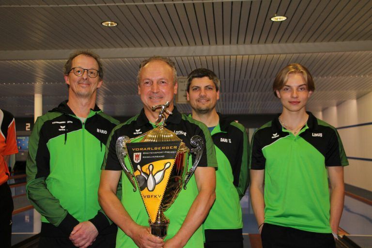 Die neuen Cupsieger und Meister: Mario Ponticelli, Lothar Amann, Daniel Fertschnig und Linus Amann. vbfkv