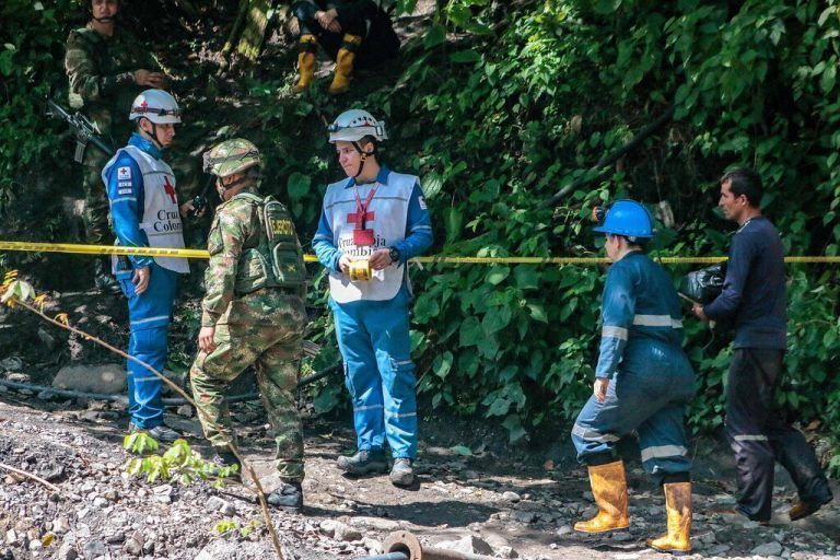 Die Rettungsarbeiten könnten den Behörden zufolge mehrere Tage dauern. AFP