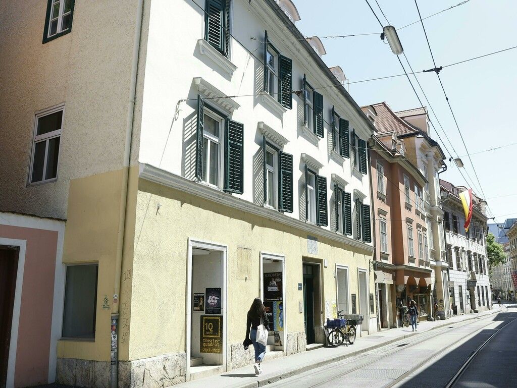 Mutter soll ihr fünfjähriges Kind mit Messer attackiert haben