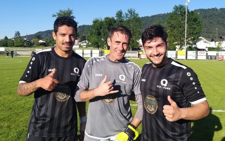 Die Torschützen Erhan Erten (r.) und David de Souza (l.) sowie Goalie Christian Mendes waren die Väter des Erfolgs. <span class="copyright">siha/3 </span>
