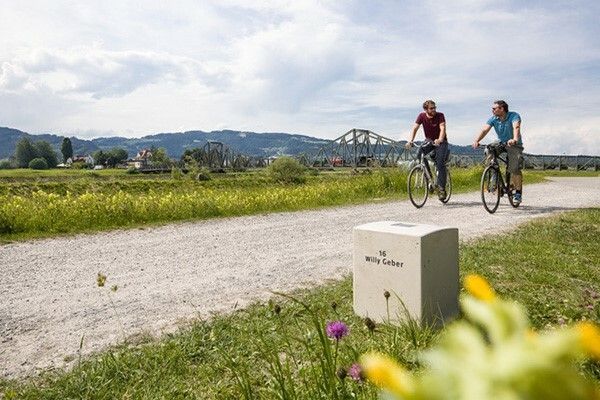 Entlang der Radroute Nr. 1 vom Bodensee bis zur Silvretta werden insgesamt 52 Hörstationen installiert. jmh