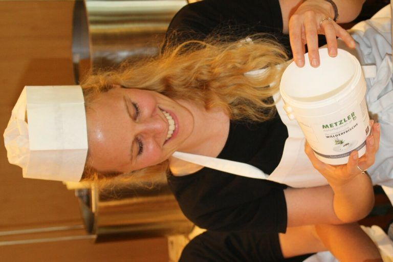 Erfolg für Elena in der Sennschule und Event-Organisation.