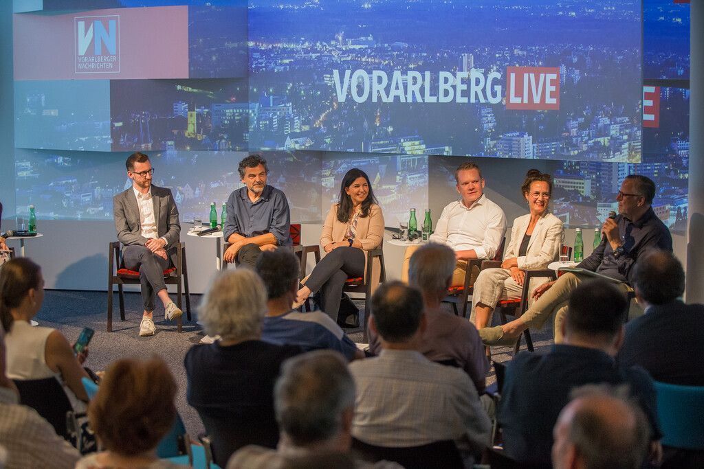 VN-Stammtisch brachte ein einhelliges Bekenntnis zur direkten Demokratie. »A2