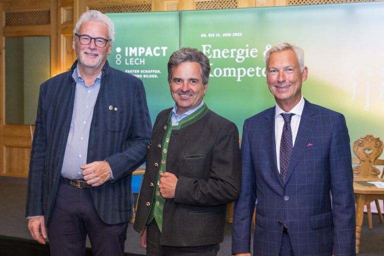 Gerhard Lucian (Bürgermeister Lech), Florian Moosbrugger (Hotel Gasthof Post) und Hermann Fercher (Direktor Lech Zürs Tourismus). Lech Zürs Tourismus/Lechner