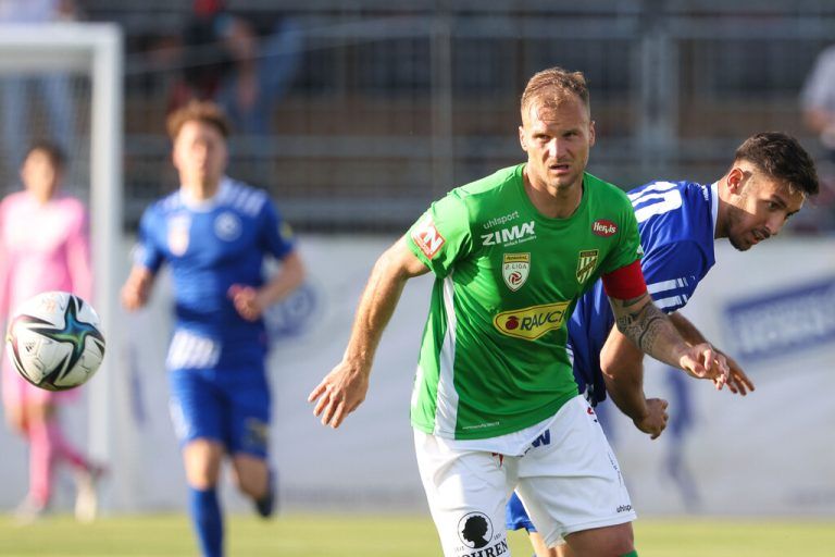 HORN,AUSTRIA,13.MAY.22 - SOCCER - ADMIRAL 2. Liga, SV Horn vs SC Austria Lustenau. Image shows Matthias Maak (A.Lustenau) and Okan Yilmaz (Horn). Photo: GEPA pictures/ Armin Rauthner