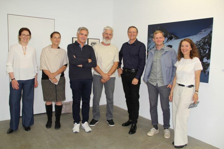 Insgesamt waren sechs der zwölf ausstellenden Künstler persönlich bei der Vernissage vor Ort.STR